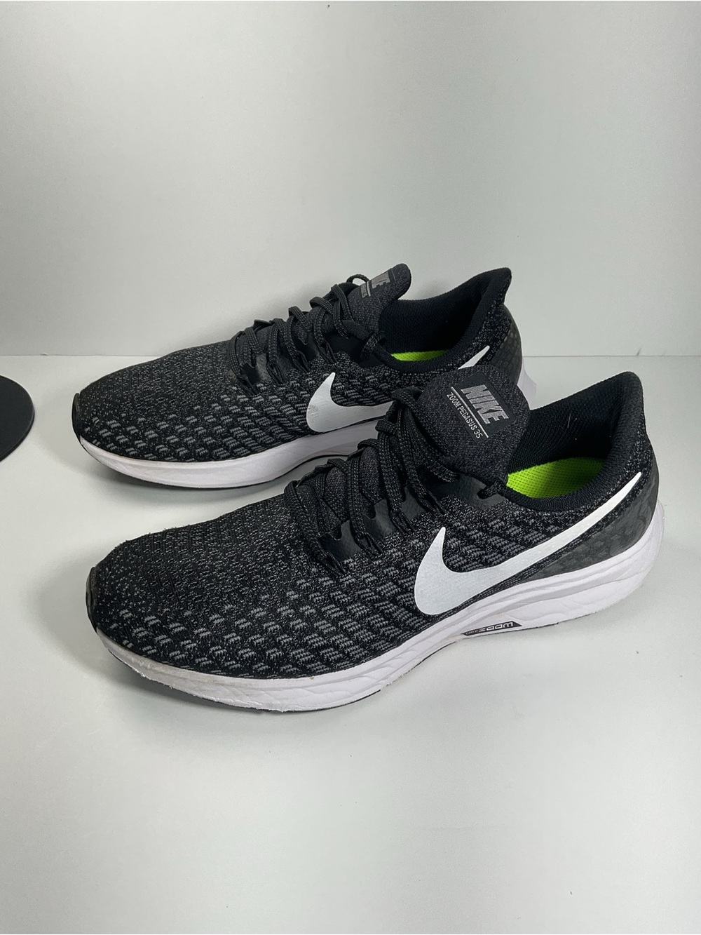 Nike Air Zoom Pegasus 35 Men’s Size 10 Black White Running Shoes